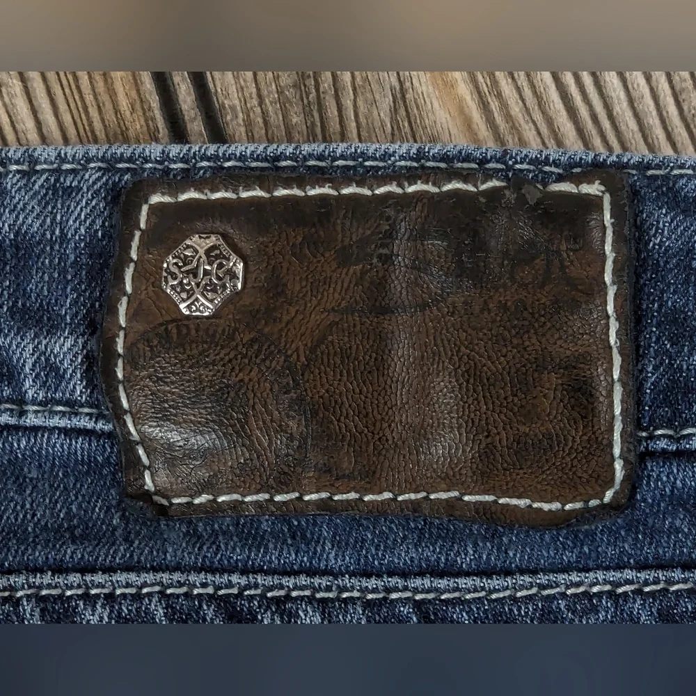Silver Tuesday Size 29 Capris Wear On Back Pockets